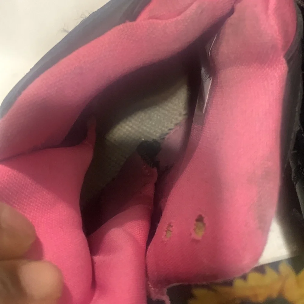 Girl Jordan shoes - Picture 9 of 14